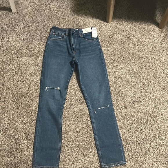 Abercrombie and Fitch The High Rise Skinny Jeans - Picture 1 of 3
